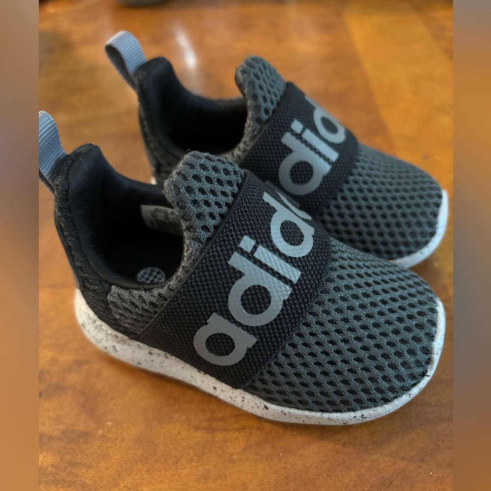 Adidas Lite Racer Adapt, size 4K. Never worn.